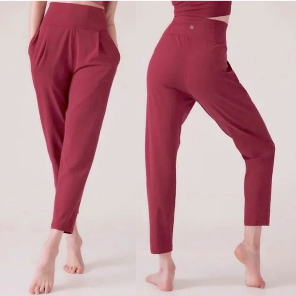Athleta Elation Joggers Ankle Pants High Waisted‎ Pleated Slim Tapered Leg Red S